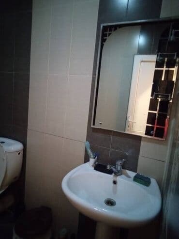 kiraye ev otaq yoldasi: Gənclik metrosunun yaxınlığında 4 mertebeli binanın 2-ci — 5