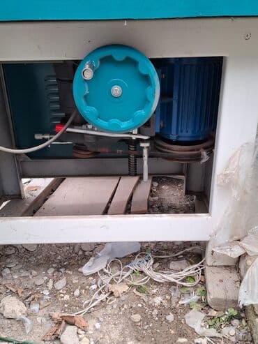 uqolnik qiyməti: Təzədir işləg vəziyyətdədir qiymət birinə aidir — 3