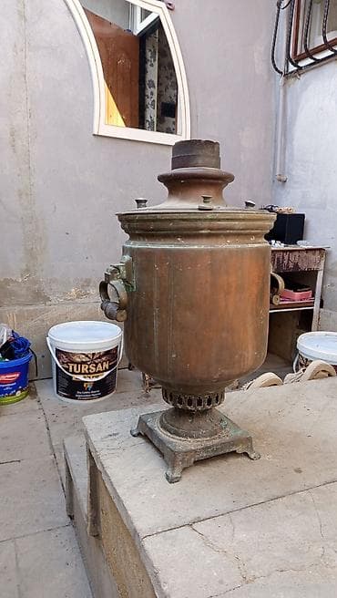 Məhsul: Köhnə mis samovar Təsvir: - Material: Tam metal gövdə