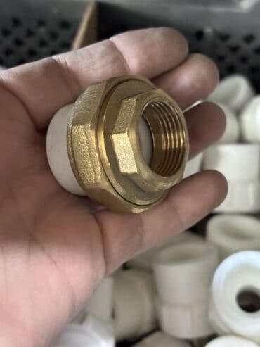 tikinti material: Ağ rəngli, metal dişli adapter. Bu adapter, boru sistemlərində — 6