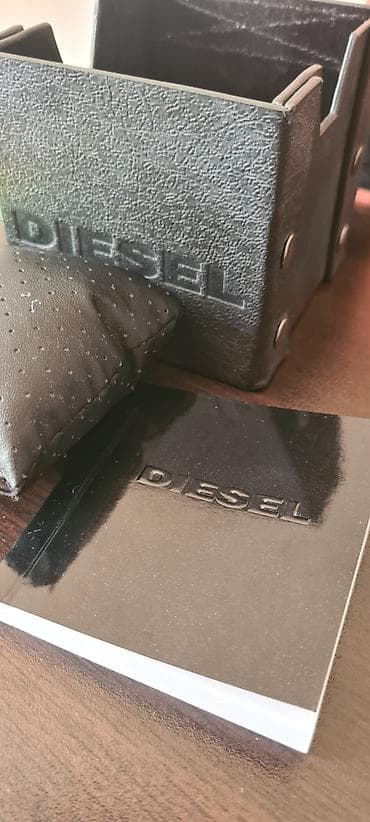 lil solid 2 plus: Diesel Saat Mr Daddy 2.0
DZ 7395
ideal veziyyetde
Amazonda 450$ — 3
