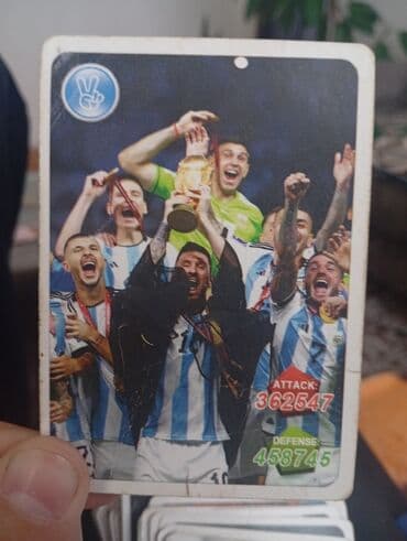 Futbol kolleksiya kartları dəsti Tərkib və xüsusiyyətlər: - Tematik — 12