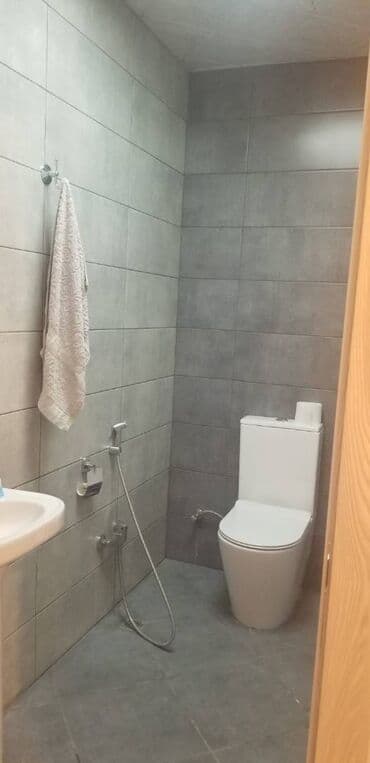 7 ci mikrorayon yeni tikili: Sumqayıtda bulvarda 8-mərtəbəli binanın, 7-ci mərtəbəsində, 100-kv — 12