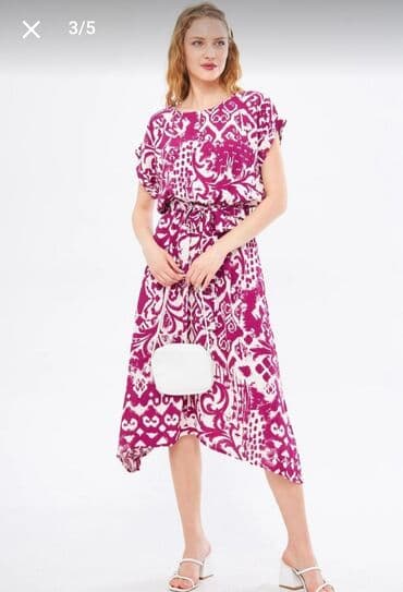 Paltar yenidir, sadece razmer balaca oldugu ucun satiriq, m razmer