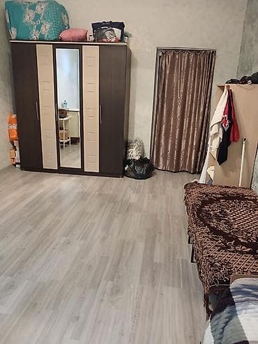 Geniş, işıqlı bir otaq xanımlara icarəyə verilir. Ünvan N.Nərimanov