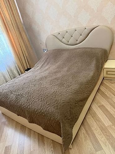 Кровати: Двуспальная кровать — 1