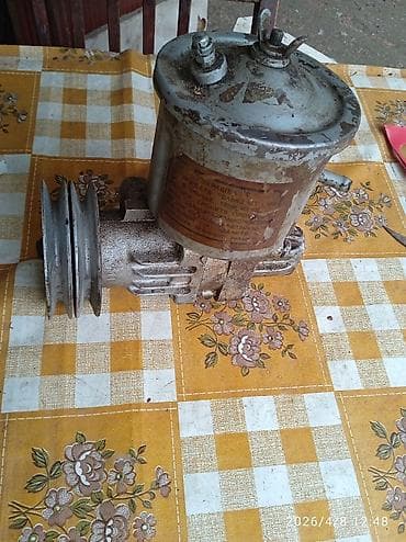 vintir: Sovet istehsalı mexaniki yağ nasosu (kəmər kasnaqlı) — 1