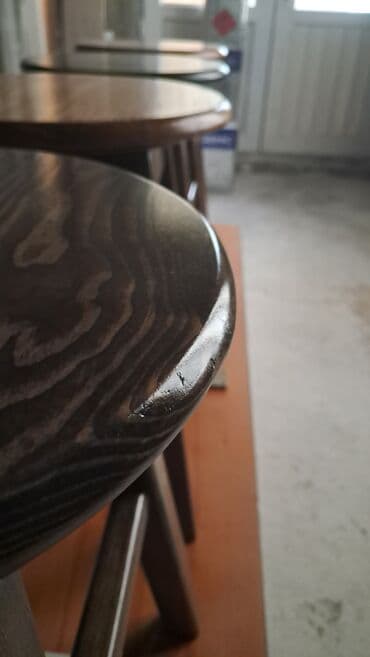 taxta yonan aparat: Taxta taburetlər. Xüsusi zövq və keyfiyyətdə yıgılır. Əl işidir. Yük — 9