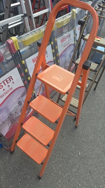 Məişət və peşəkar işlər üçün qatlanan nərdivanlar - 3–6 pilləli — 4