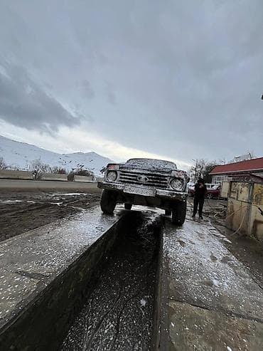 vaz kuza: Lada Niva (VAZ 2121) yolsuzluq avtomobili - Kuzov: 3 qapılı, kompakt — 4