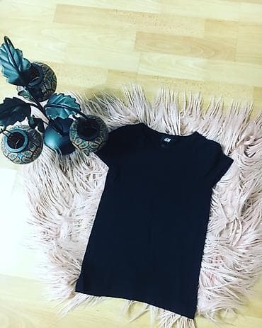 qara şalvar: Mayka H&M
Yash:4-5-6 uyhundi
istehsal:turkey
qiymet:12 azn — 3