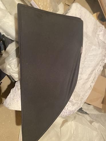 W202 üçün arxa yan pəncərə günlüyü (qara rəngdə). - Trapesiya