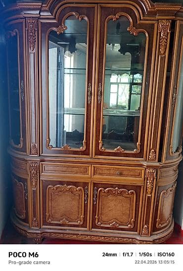 Qiymətdə endirim edəcəm. Klassik üslubda vitrin-bufet - Material