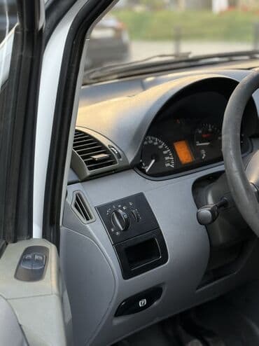 masin ucun qosqu: Mercedes-Benz Vito yük/kommersiya furgonu Xüsusiyyətlər: - — 2