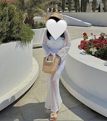 ağ donlar instagram: Ağ krujeva toxuma maxi paltar - Model: Uzun, bədənə oturan krujeva — 2