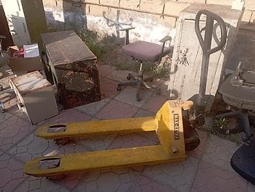 2 ci el konteyner: Transpalet,transpalit,yük arabası satılır.2500kilo,2,5 tonluq.ela — 4