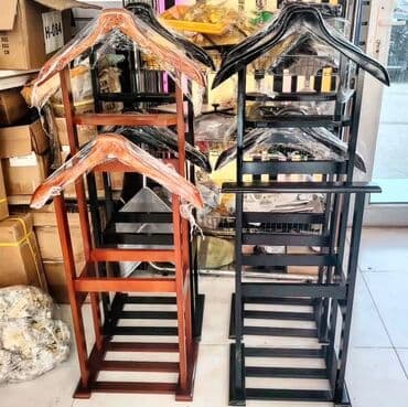 pen: Taxta paltar dayaqı (valet stand) - Material: laklı bərk ağac - Rəng — 2