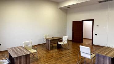 xudu məmmədov küçəsi: Ofis icarəyə verilir 42 kv - 580 manat Wifi - Komunal daxildi 7/24 — 5