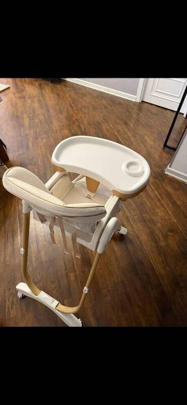 qidalandırmaq üçün uşaq stul yelləncək: Uşaq yemek masasi Hec bir qiriqi siniqi yoxdur Qiymet 50 azn Ünvan — 3