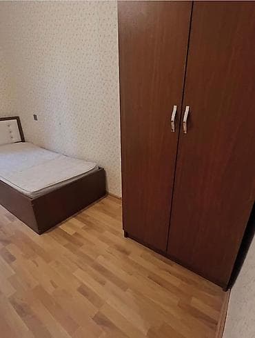 berde ev: Nərimanov Metrosu metroya 5/6 dəqiqəlik məsafədə yerləşir. Polis — 1