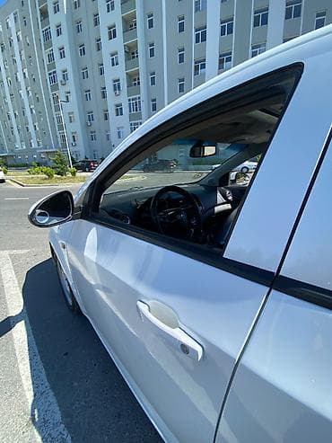 kopressor: Chevrolet Aveo: 1.4 l | 2012 il 291555 km Sedan — 5