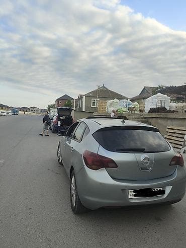 kia rio qapi: Opel Astra: 1.6 l | 2011 il 370000 km Sedan — 10