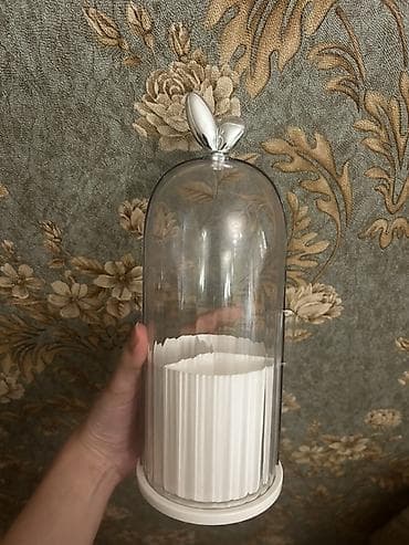 Makyaj fircalari ucun organizer.Qapaqi acilib,baqlanir.Fircalari