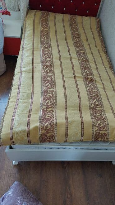 Cooox tecili bu gune satilmalidir Temiz seliqeli yun doşek Qiymet 20