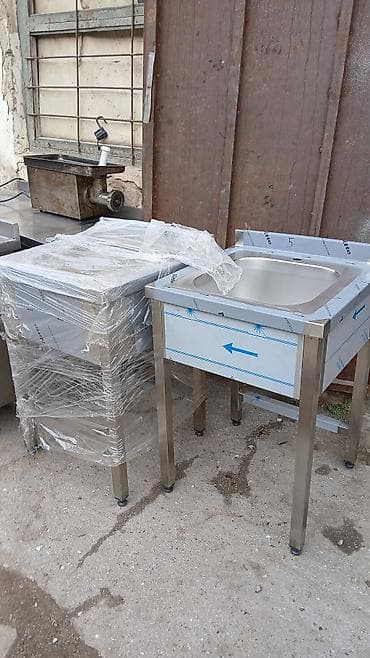 Soyuducu avadanlığı: Peşəkar iaşə avadanlıqları paketi 1) Soyuduculu iş masası və üst — 2