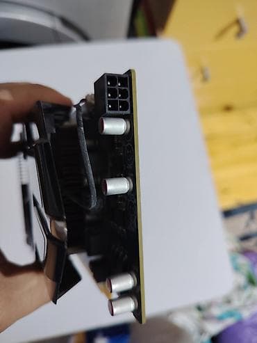 samsung komputer: Videokart AMD GeForce GT 630, < 4 GB, İşlənmiş — 2