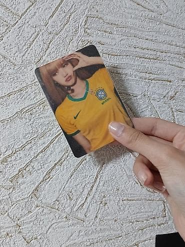 İncəsənət və kolleksiyalar: Blackpink lisa 3 ədəd foto card orjinal deyil fanmadedir laminasiya — 4