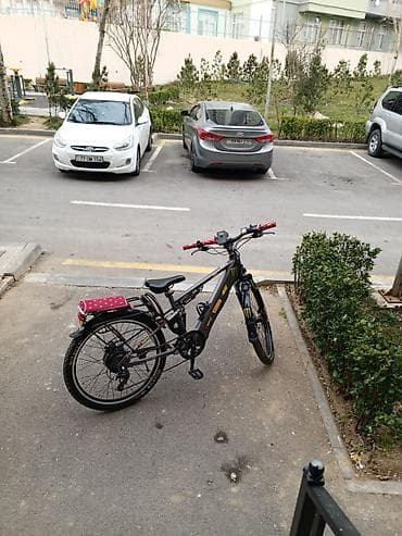 velosipedi: Elektrik velosipedi – mərkəzi batareya bloku və arxa mərkəzdə elektrik — 3