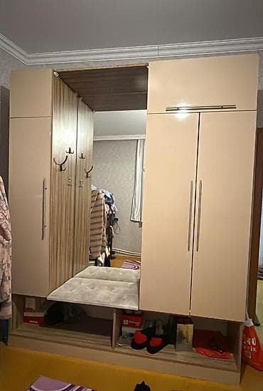 Dehliz dolabi ela veziyyetde qiy 350 man. unvan Nzs. Gumus(4749)