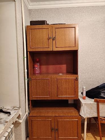 Rəf vitrinləri: Qapalı dolab vitrini — 1