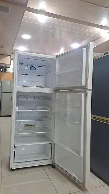 xaladenik ev ucun: 2 qapılı Samsung Soyuducu Satılır, rəng - Ağ, Təkərli — 2