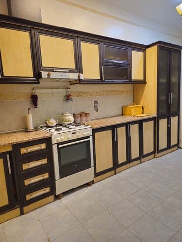 stol süfreleri: Mətbəx mebeli olduqca çox səliqəli istifadə olunub,qırığı çatı kəsiyi — 7