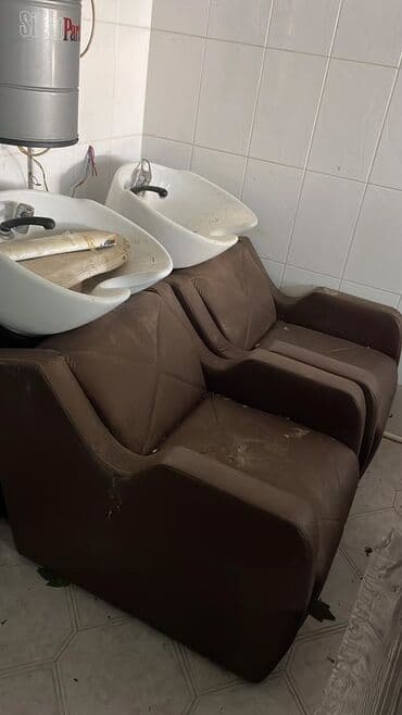 su dalgasi fen: İki bölməli salon yuma stendi - 2 ədəd keramik lavabo – saç yuma üçün — 1