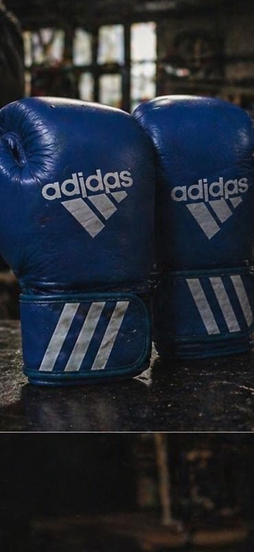 boks geyimleri: Məhsul: Boks əlcəkləri dəsti - Brendlər: Adidas (mavi), Reebok — 5