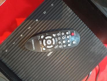 samsung e200: Samsung mini musiqi mərkəzi (2.0 stereo) Komplekt: - Mərkəzi blok - 2 — 3