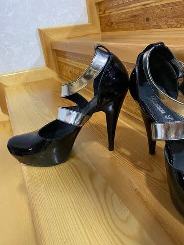 туфли новая не одевала не разу: Туфли, Размер: 38, цвет - Черный, Б/у — 1