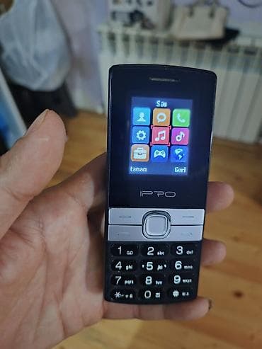 s 90: IPRO düyməli mobil telefon Xüsusiyyətlər: - İki SIM dəstəyi (ekranda — 6