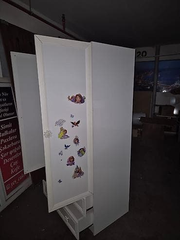 qara dolab: Uşaq dolabı Əla vəziyyətdə yeni kimindir Hün 193 Eni 90 Dərin 57 — 4