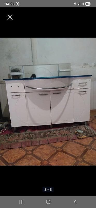 Mətbəx dolabı – şüşə üstlü, güzgülü panel ilə - Rəng: ağ, metalik