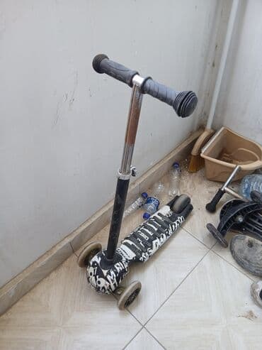 2 cı el elektrikli scooter: Skuter, samokat 2ədəd var.normal və işlək vəziyyətdə.Nərimanov metrosu — 4