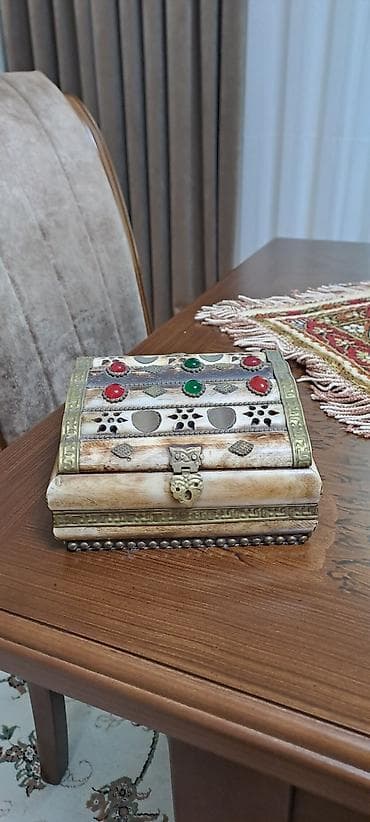 Əl işı zərgərlik/qutu – dekorativ şkatúlka - Material: ağac gövdə
