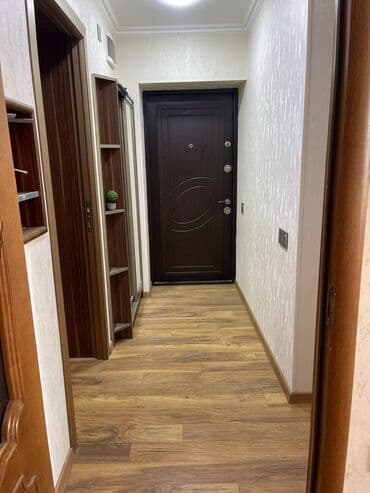 купить квартиру в баку азербайджан: Bakı, Neft Daşları qəs., 3 otaqlı, Köhnə tikili, m. Qara Qarayev, 65 kv. m — 2