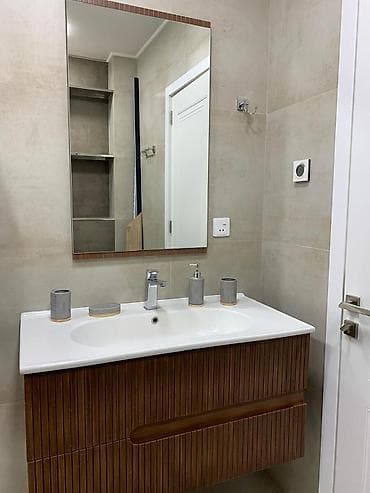 квартира 3 комнатная: İcarəyə verilir 3 otaqlı yeni tikili 135 m², Ağ şəhər q. Kateqoriya — 8