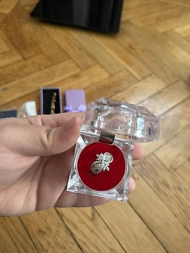 Zərgərlik dəstləri: Tek tekde satilir destde dest-25azn yenidirler qab daxil — 2