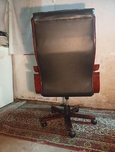 taxta kreslo: Təkərli, Qolları tənzimlənir, Süni dəri — 4