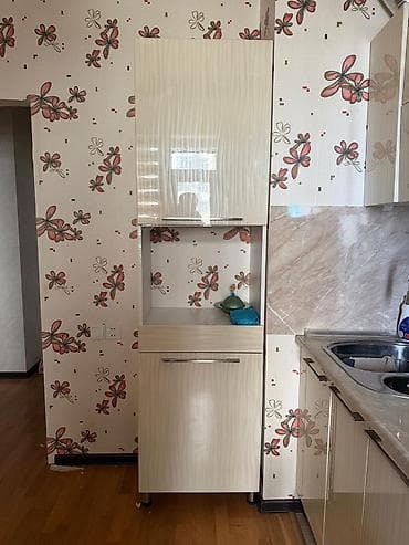 Teecili satilir. Ustundə moyka aspirator ve qaz piltesidə verilir — 3